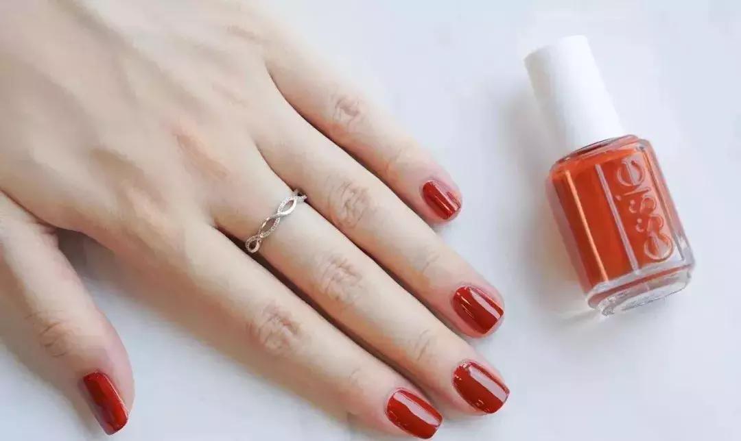 好用又好看的指甲油推荐,比较百搭的指甲油颜色推荐