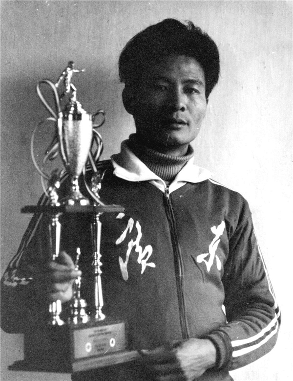 南粤足球特点,广东南粤足球