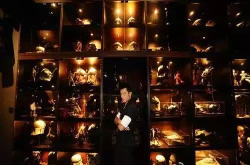 戚薇4000万的香水是怎样的 (戚薇一瓶香水抵北京一套别墅)