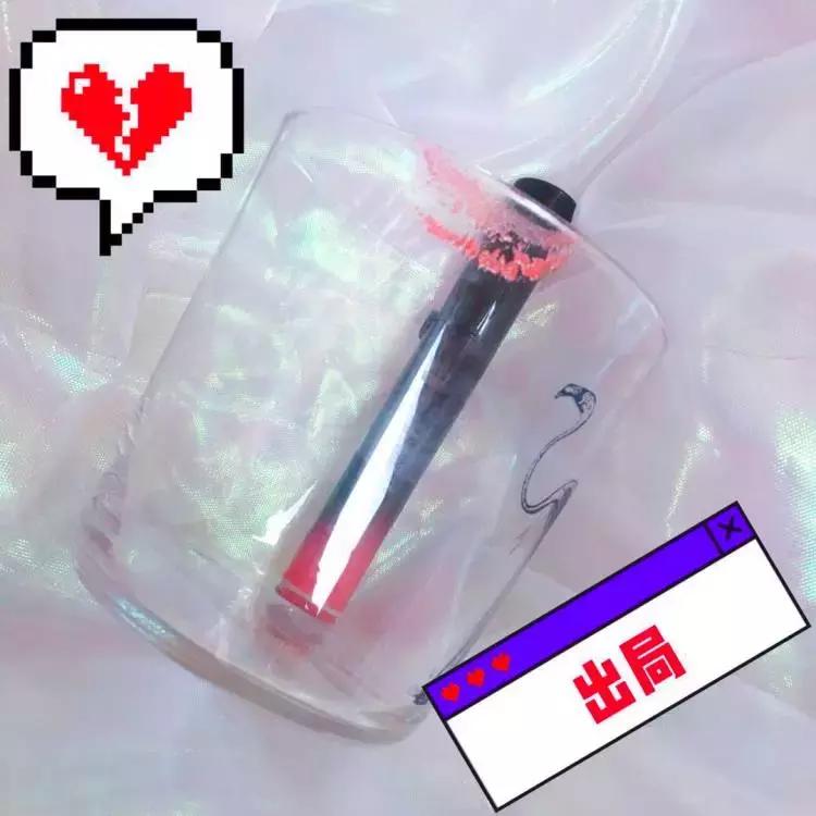 吃个火锅发现了一支很好看的口红,喝水吃饭都不掉色的口红你用过吗