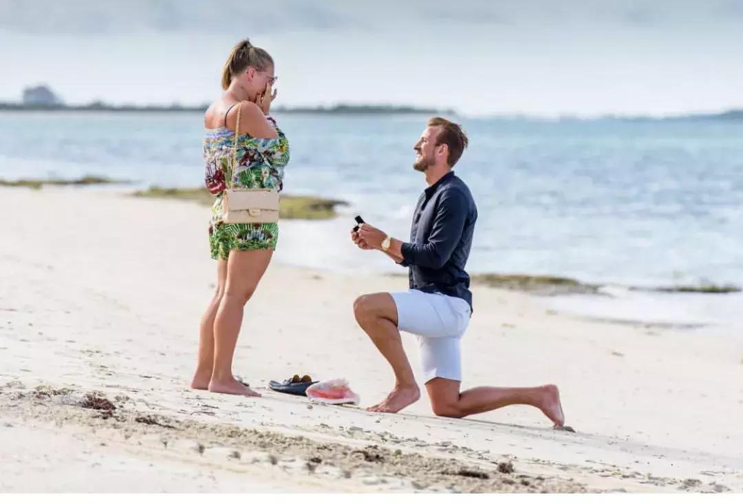 哈里凯恩英格兰队长,英格兰足球队员哈里凯恩