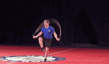 单脚弹跳力和爆发力训练在家训练,怎么在家练弹跳力和滞空能力