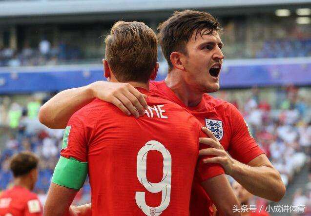 刚被穆帅批评假摔,马上就用进球回应,一夜之间他成为英格兰英雄