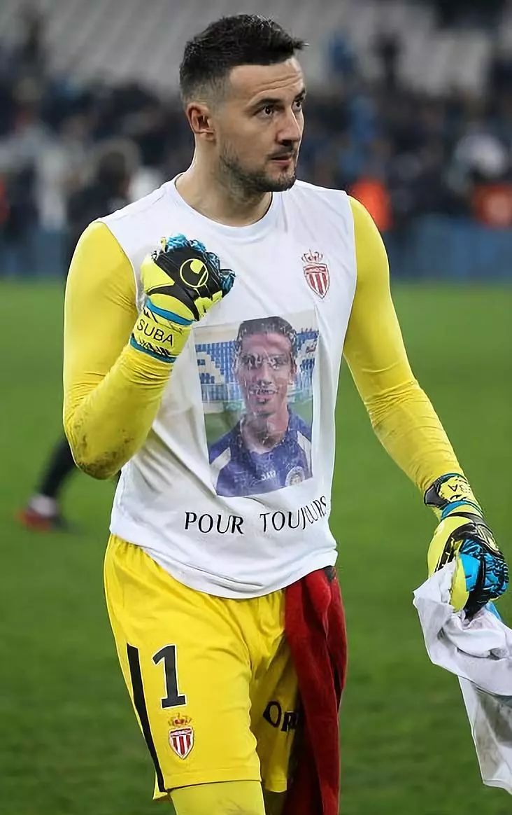 当克罗地亚门将脱下衣服，全世界为之动容……