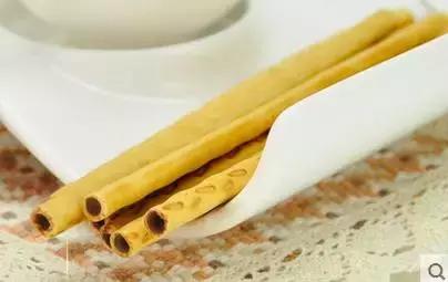 一块钱就能买到超级好吃的小零食,随便就能买到的零食