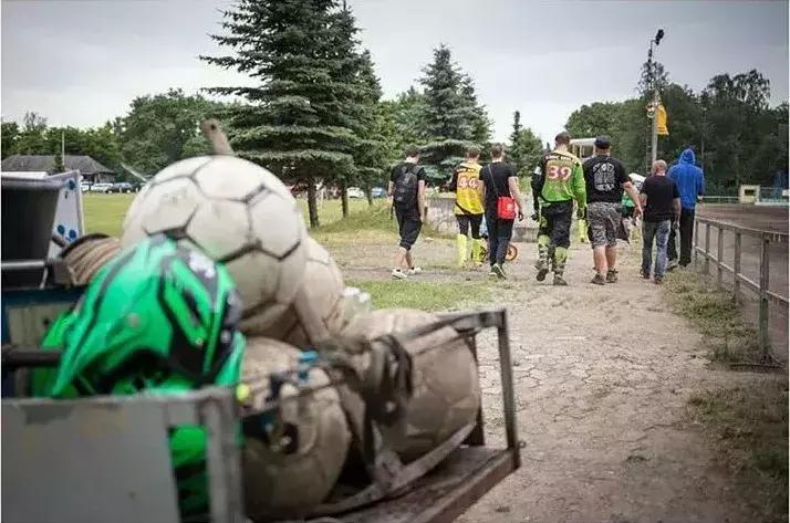 潮龖｜刺激又*力暴**的moto足球，是战斗名族年轻人的爱