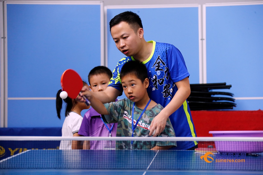 小孩学习父母要陪着一起学习吗,东莞儿童暑假培训