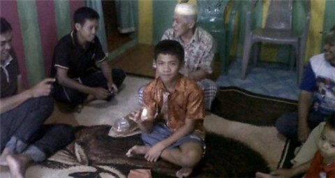 能下蛋的男人:印尼一男子竟每三月产蛋一次