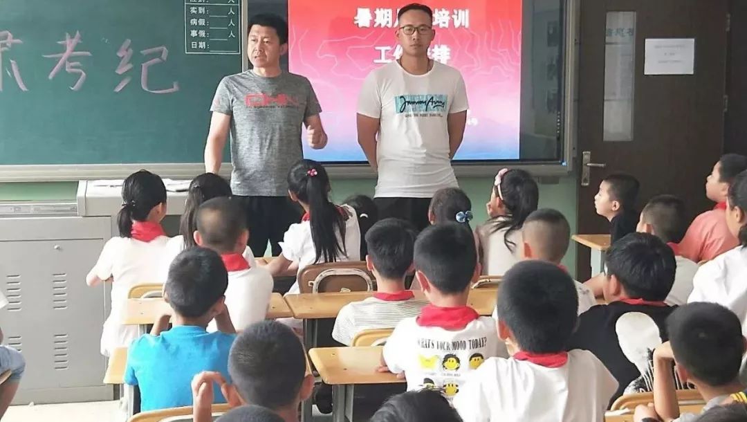 小学开展校园足球的训练,小学开展青少年足球培训及赛事