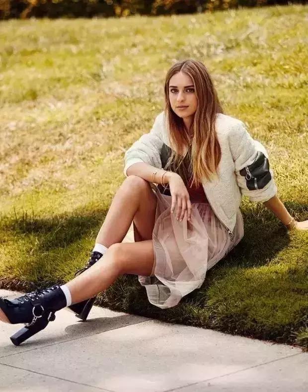 即便是靠血统混的公主圈，还是一个看脸的圈子啊