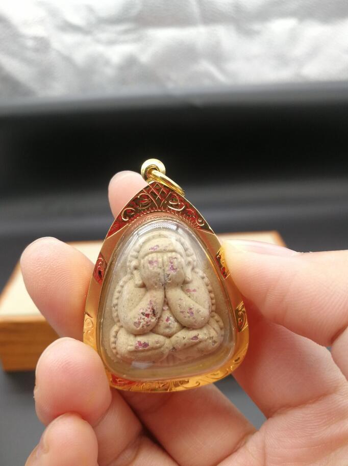 泰国佛牌的由来故事 (史上最全的泰国佛牌介绍文库)