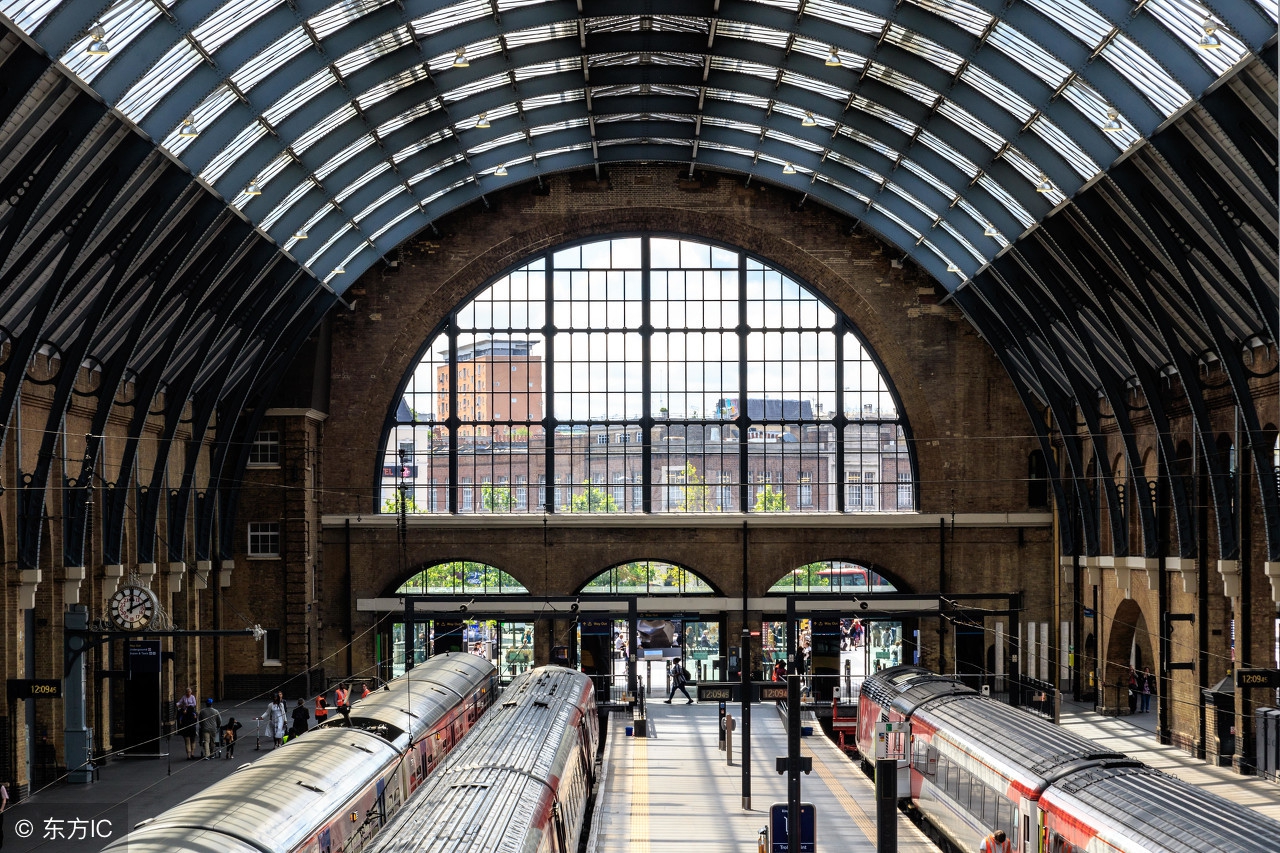 世界杯结束后c罗到皇马训练基地,c罗厄齐尔迪马利亚银河战舰