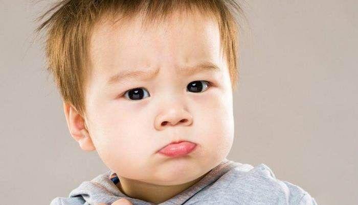 两三岁的孩子脾气越来越犟，孩子进入第一个反抗期，如何应对？