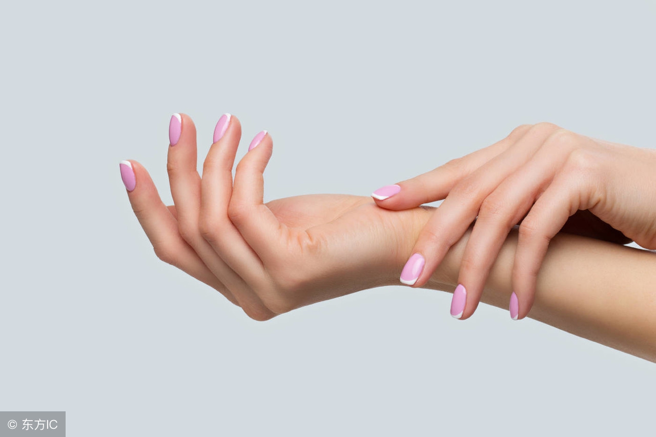 手上起小水泡用艾水泡行吗,手上起小水泡的原因有哪些