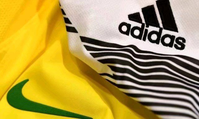 倒挂金钩｜耐克VS阿迪达斯，世界杯半决赛遭遇三打一