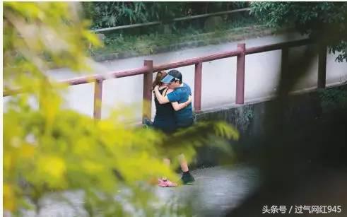 她激吻车震被曝光后道歉？曾被绑架撕到只剩*裤内**！至今无人敢娶