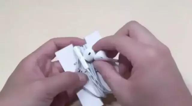 新衣服上的吊牌怎样拿掉,新衣服怎么把吊牌隐藏起来