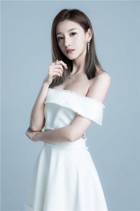 女主持马凡舒个人照片,女主持人马凡舒近照