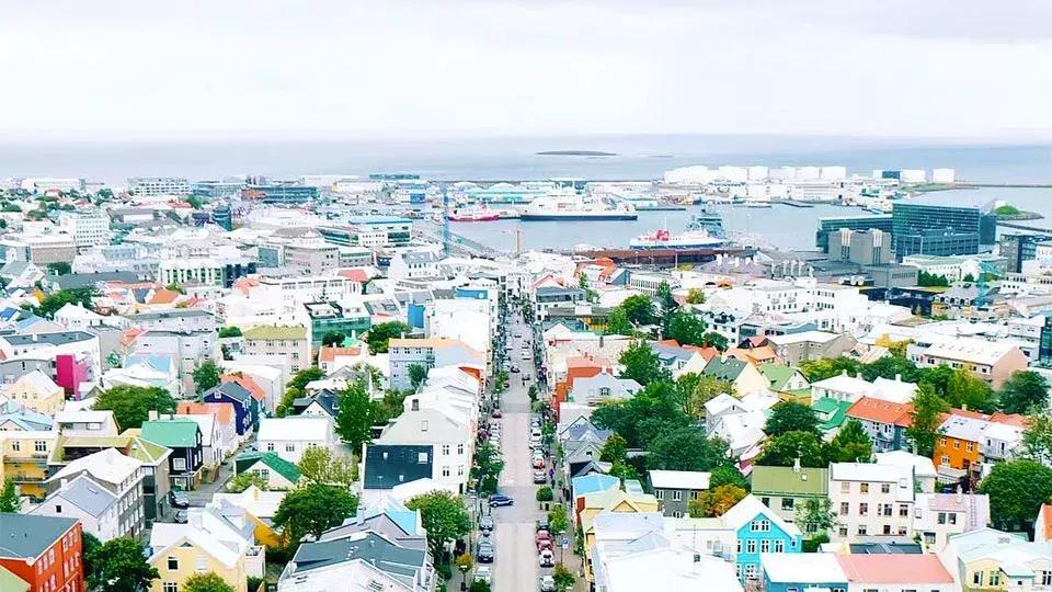 冰岛足球的风格,冰岛室内足球场