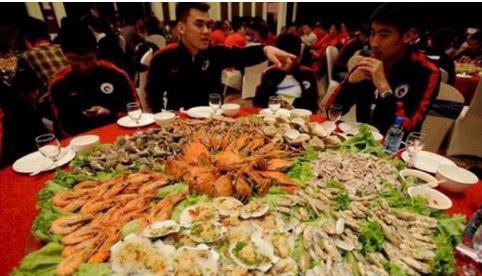 恒大淘宝足球俱乐部2013夺冠,恒大淘宝队取得多少次胜利