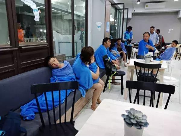 翻船的那一刻,翻船的瞬间