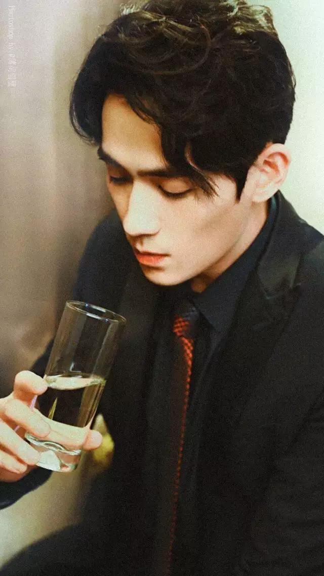 镇魂朱一龙绝美图,朱一龙路演镇魂女孩