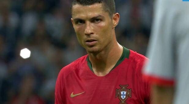 c罗向世人展示的十次王者风范,道阻且艰前一句