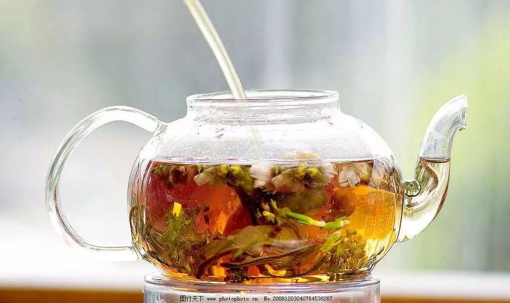 中暑喝茶管用吗,夏天总爱中暑喝什么茶