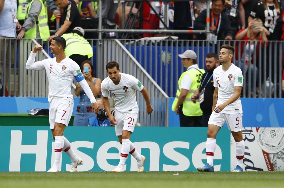 谁给c罗让过7号,c罗将7号球衣交给阿扎尔