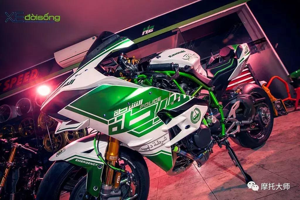 这下迪拜警队不提这台“闻风丧胆”的H2，真对不起它土豪气质了！