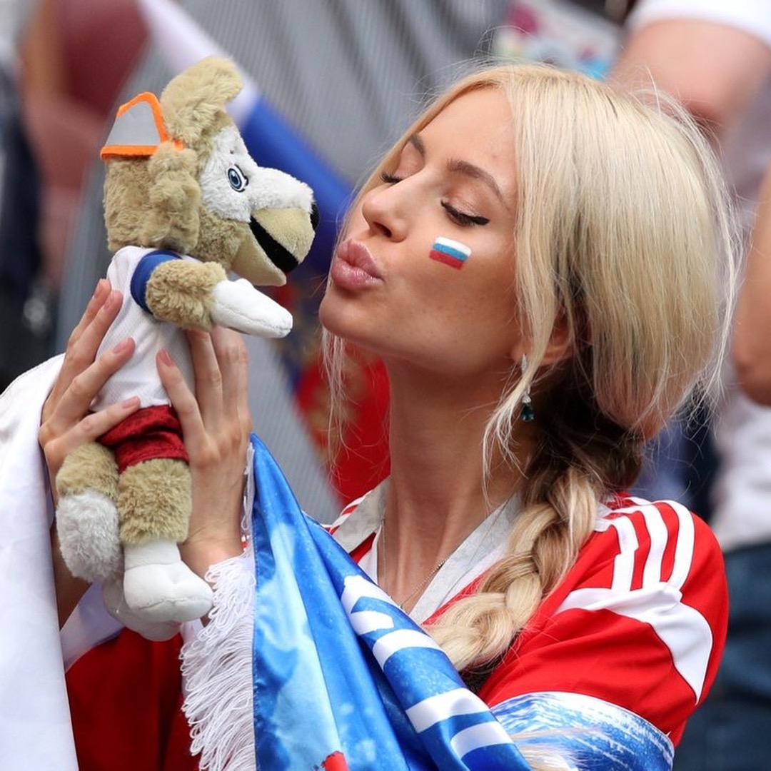 世界杯最迷人的女球迷,世界杯赛场高颜值女球迷惊艳镜头