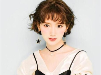 椭圆脸方下巴是什么脸型,下巴比较尖的脸型适合什么发型