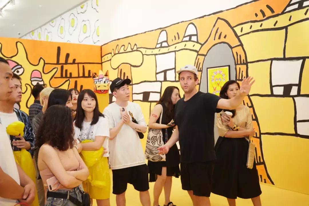 GUCCI出马桶了？纽约爆火的出厂设置展来魔都了，首日就1w人打卡