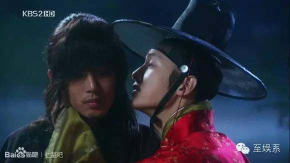 上海gay吧玩两晚！刘亚仁是弯的吗？宋慧乔可能早就透露了线索……