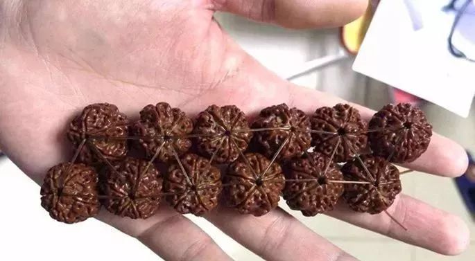 金刚缝隙里白筋怎么清理,金刚纹路太深刷不到怎么办