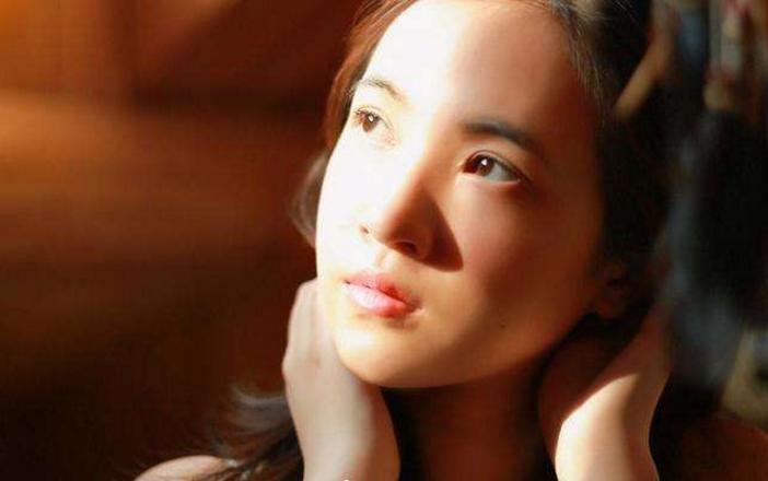 女朋友玻璃心怎么哄,玻璃心女友如何安慰