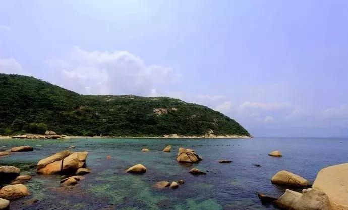 深圳哪个海滩干净又不收费的,深圳最值得去的十大海滩