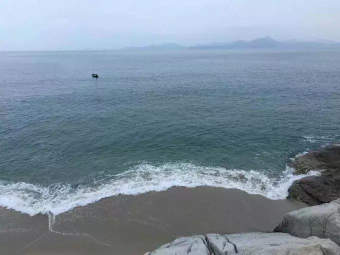 深圳哪个海滩干净又不收费的,深圳最值得去的十大海滩