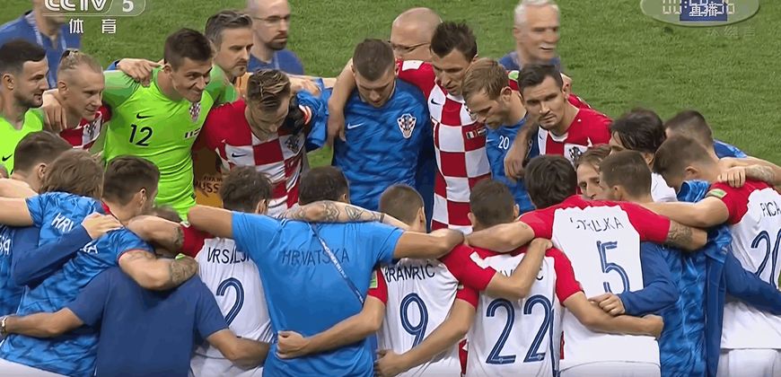 世界杯决赛颁奖仪式后感动场面,世界杯决赛上的暖心瞬间