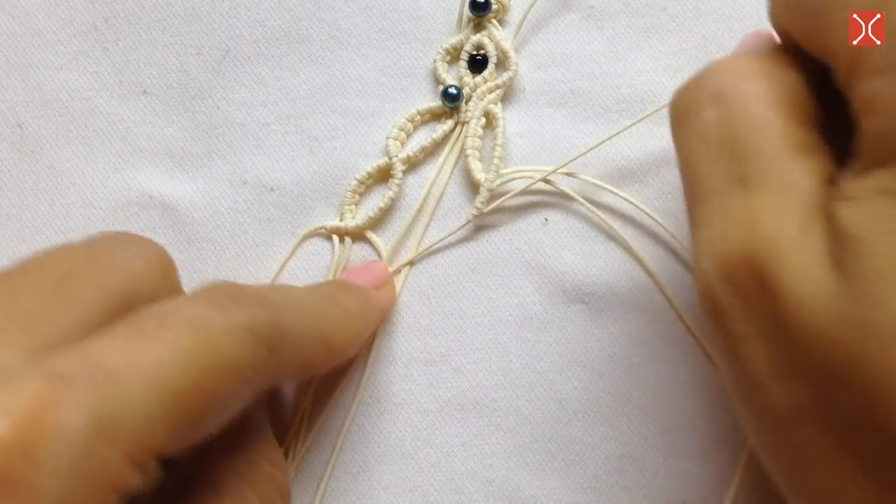 新款925银光面简约手工编织手链,红绳手链100种编织教程完整视频