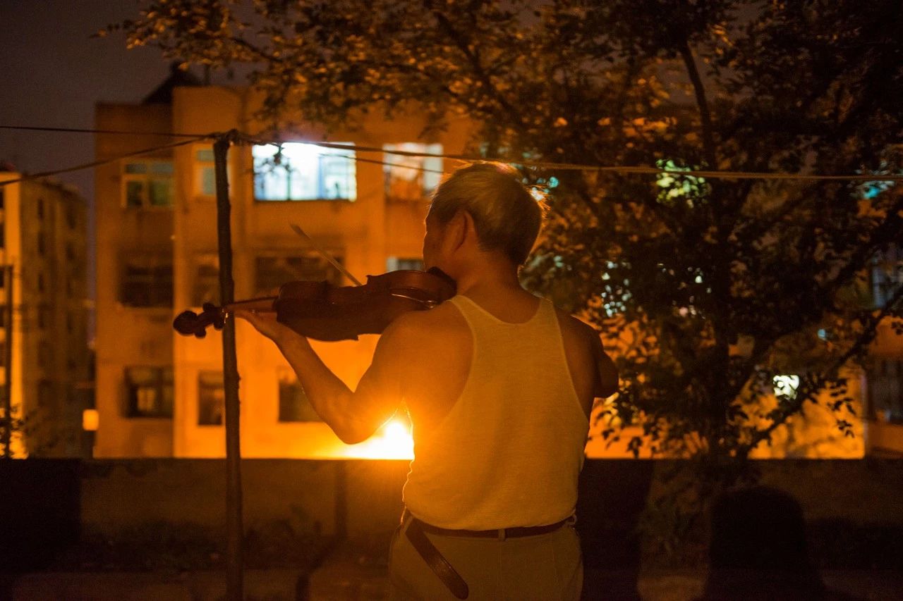 一个失业大叔，用1500元拍下自己幸福的父母，豆瓣9.2分！