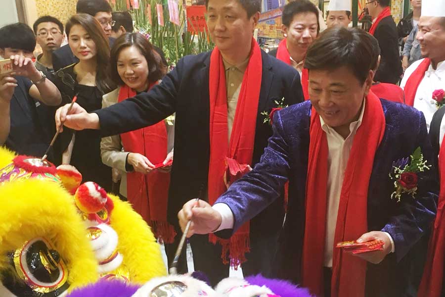 开业请佛山舞狮表演要多少钱,开业请舞狮团队多少