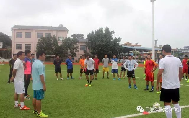 爱心善举托起足球梦,爱心托起童年梦