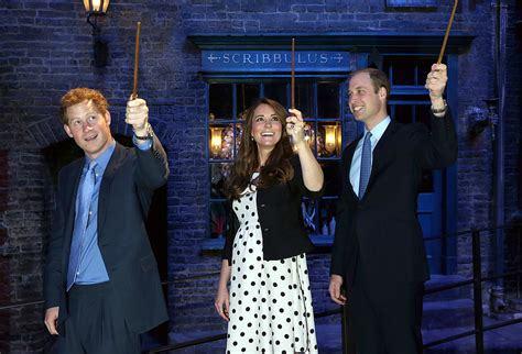 王室告别哈里和梅根最后一次,哈里和梅根艰难的三年