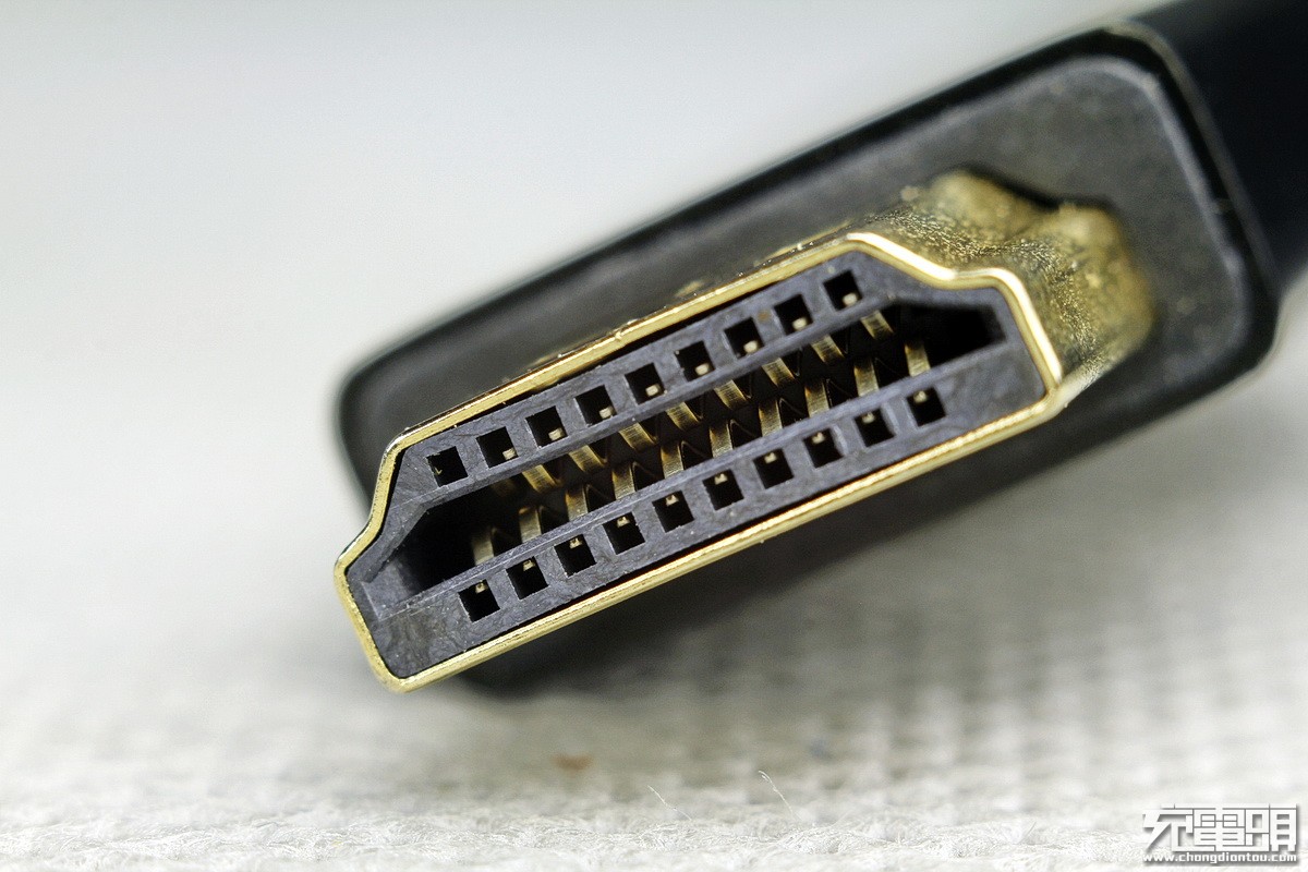 如何将手机屏幕投到显示屏上,手机怎么直接投到显示屏