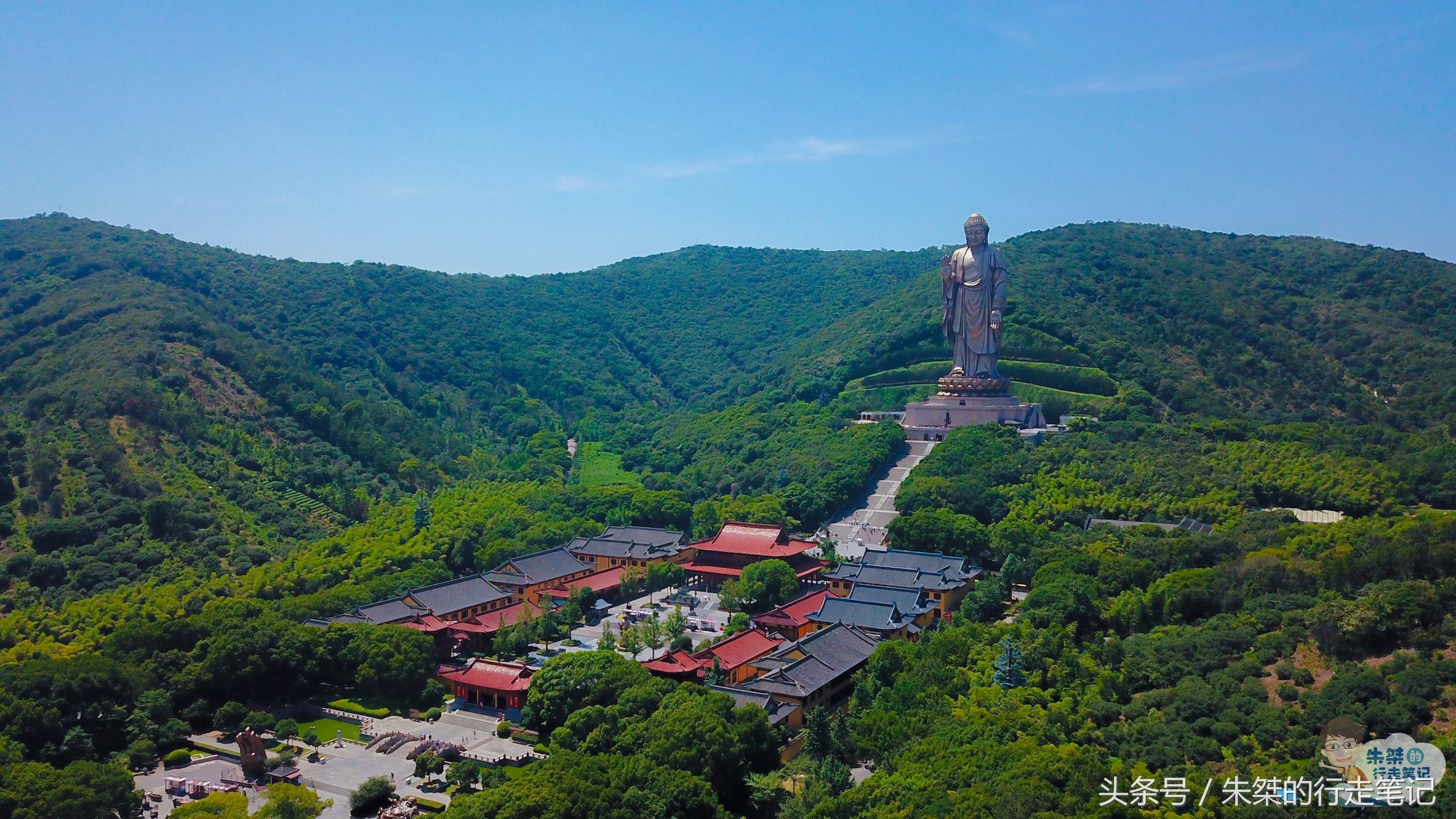 无锡的城市标志之一，其铸铜重量725吨，约一个半足球场大小