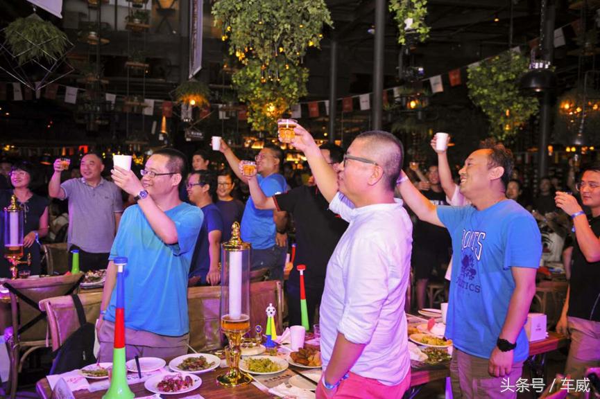 喝啤酒一起看世界杯,喝啤酒看世界杯视频