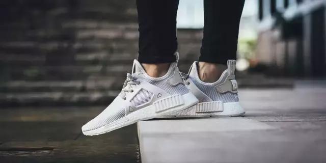 夏天不热小白鞋怎么穿舒服,夏天怕热穿什么鞋子好呢