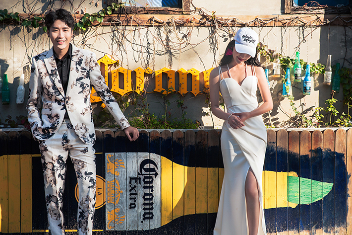 婚纱照外景拍摄动作姿势大全,外景婚纱照拍摄动作姿势大全