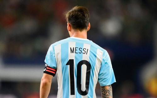 踢足球的收入怎么样,踢足球能挣多少钱